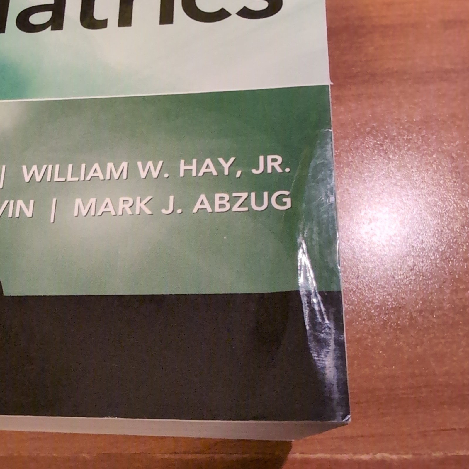 Current Diagnosis & Treatment Pediatrics, 26th Edition Paperback Good