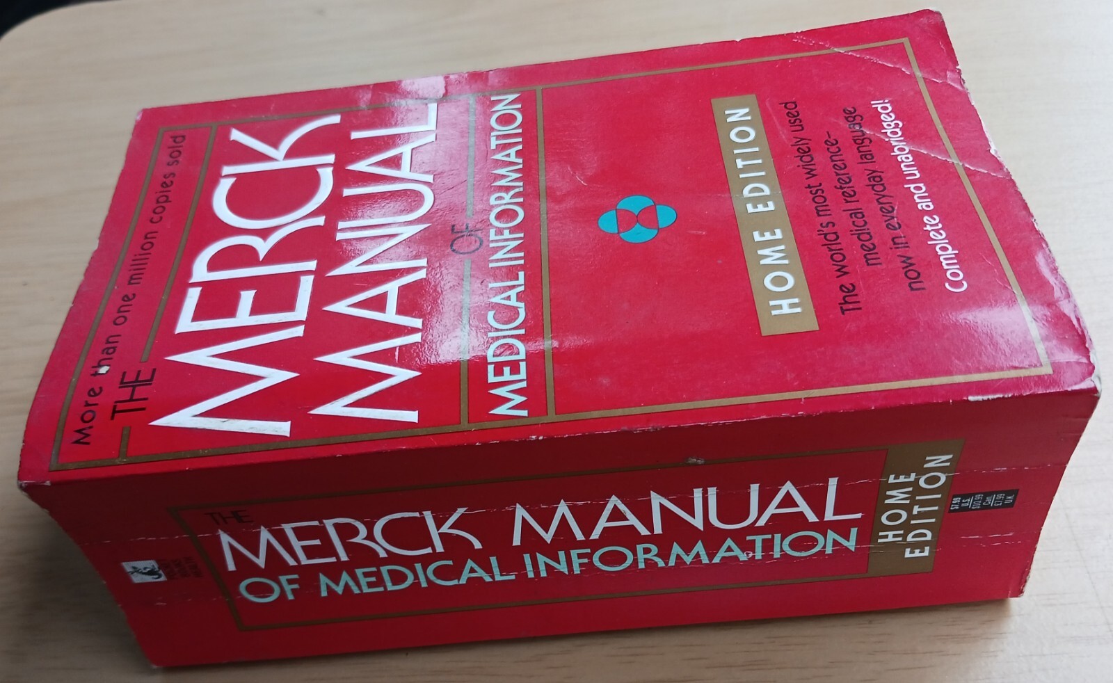 The Merck Manual of Medical Information by Robert Berkow (2000, Trade Paperback)
