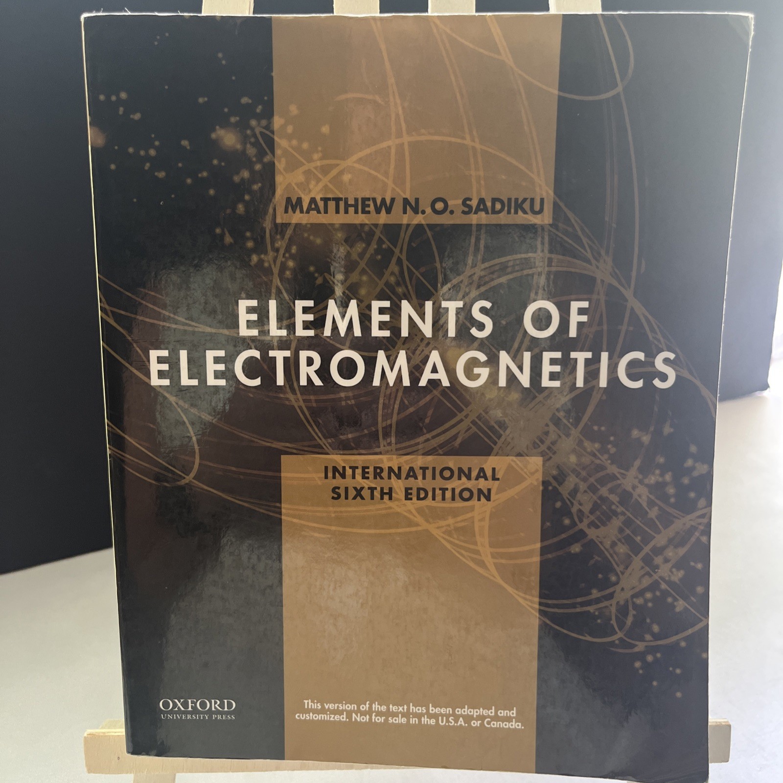 ELEMENTS OF ELECTROMAGNETICS (THE OXFORD SERIES IN By Matthew Sadiku Paperback