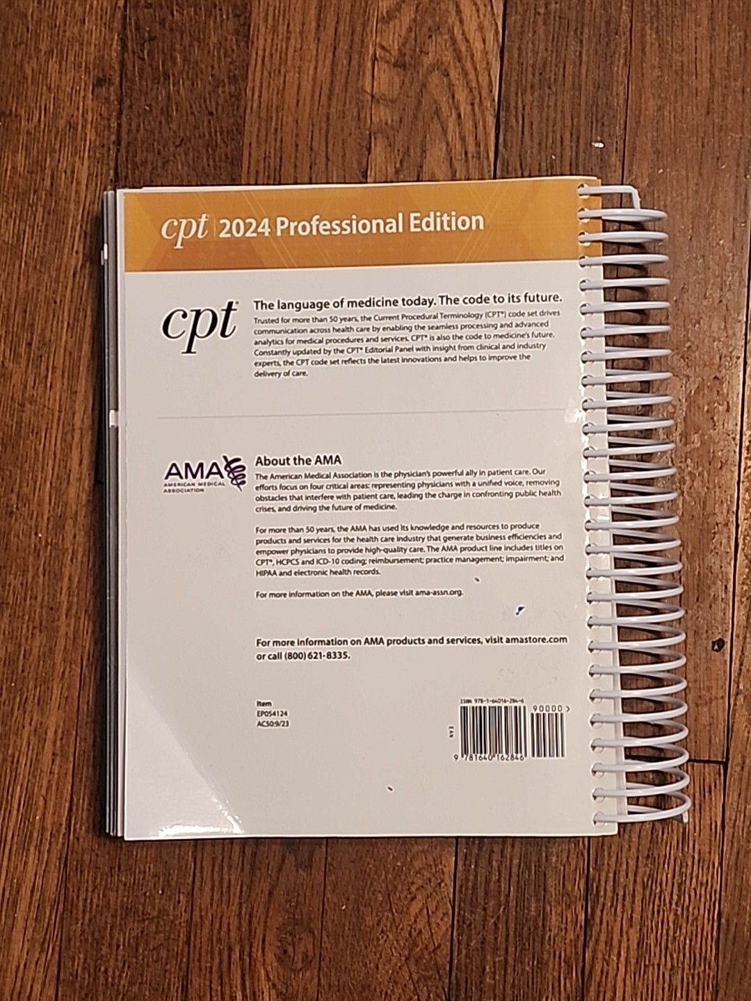 CPT Professional 2024 by American Medical Association (2023, Trade Paperback)